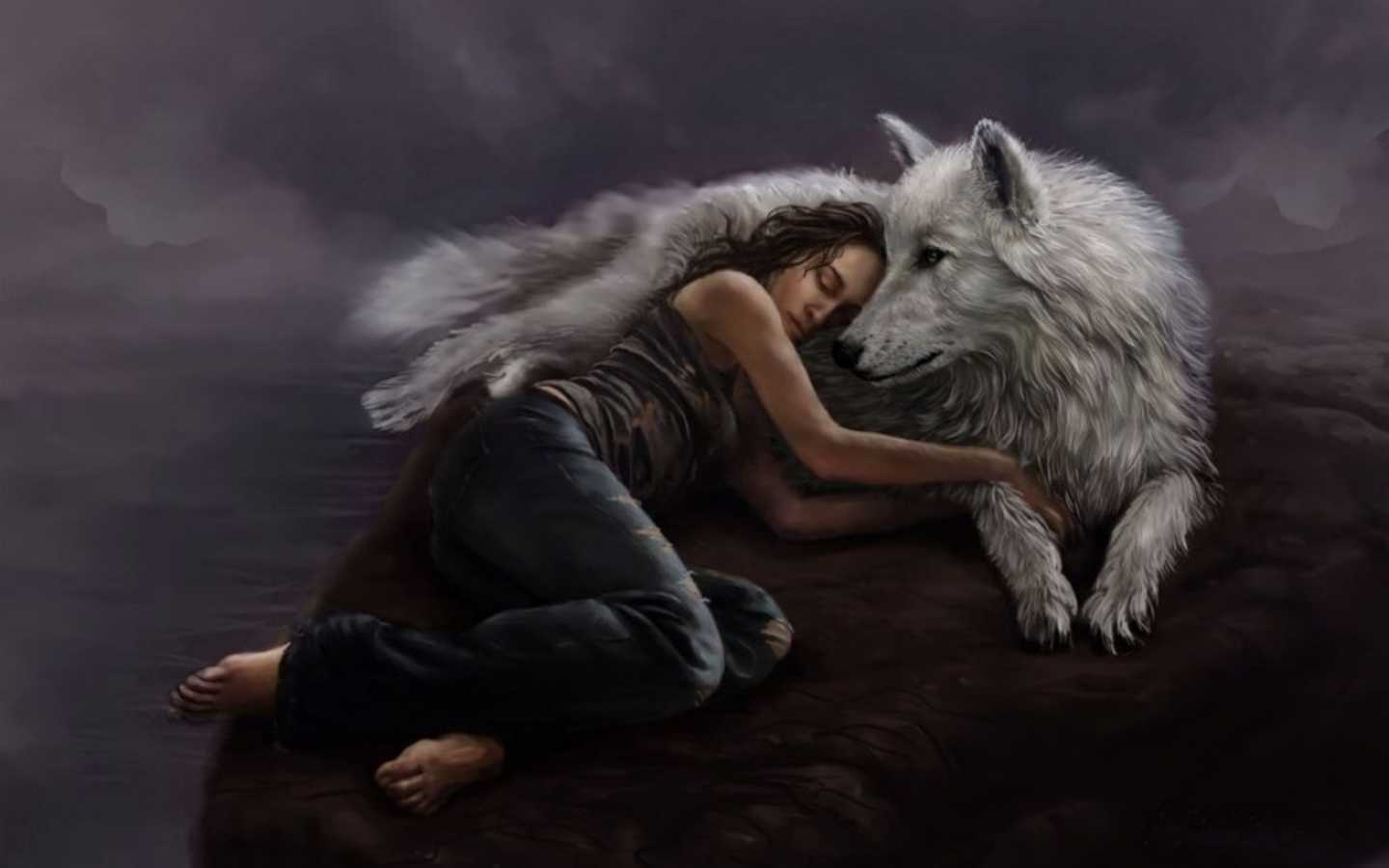 Видеть во сне белого волка, к чему, в вашем сне вы охотились или убегали от волка