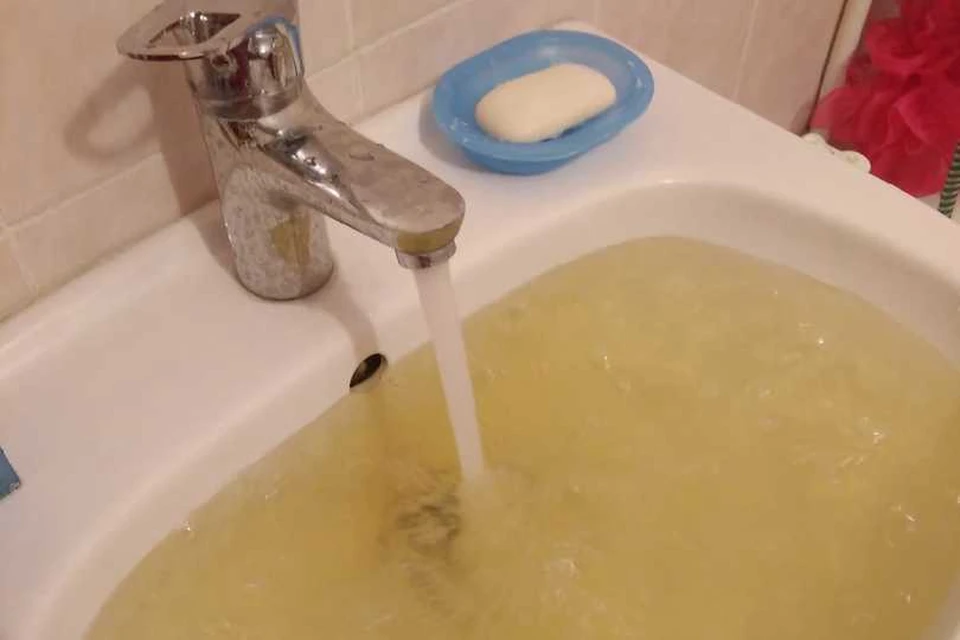 Сонник ржавая вода текущая из крана. к чему снится ржавая вода текущая из крана видеть во сне