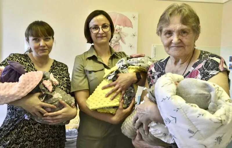 К чему снятся дети тройняшки. к чему снится родить тройню