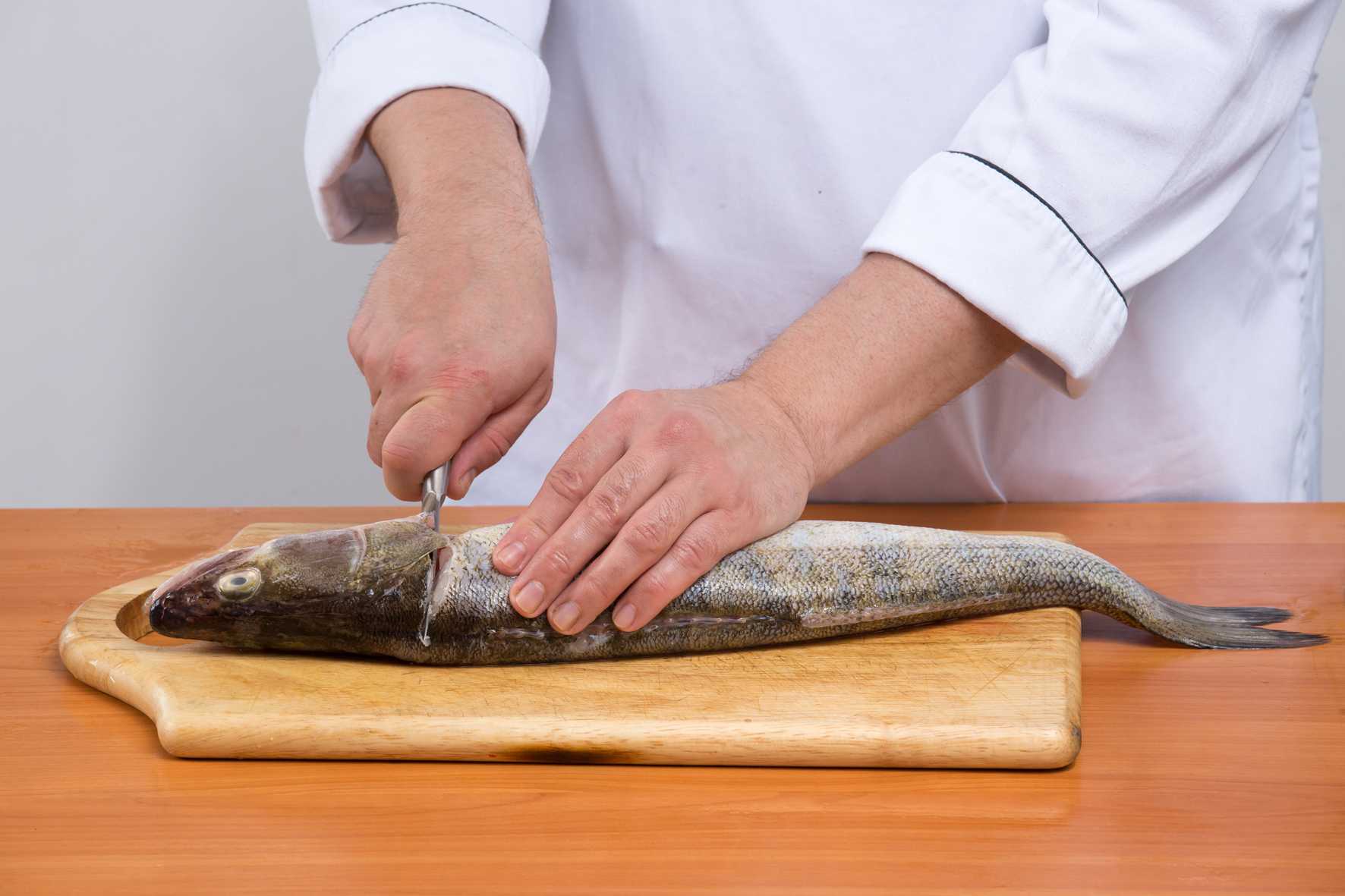 К чему снится селедка: соленая, копченая, жареная, кусочками, под шубой, много, чистить, разделывать, ловить, покупать, кушать